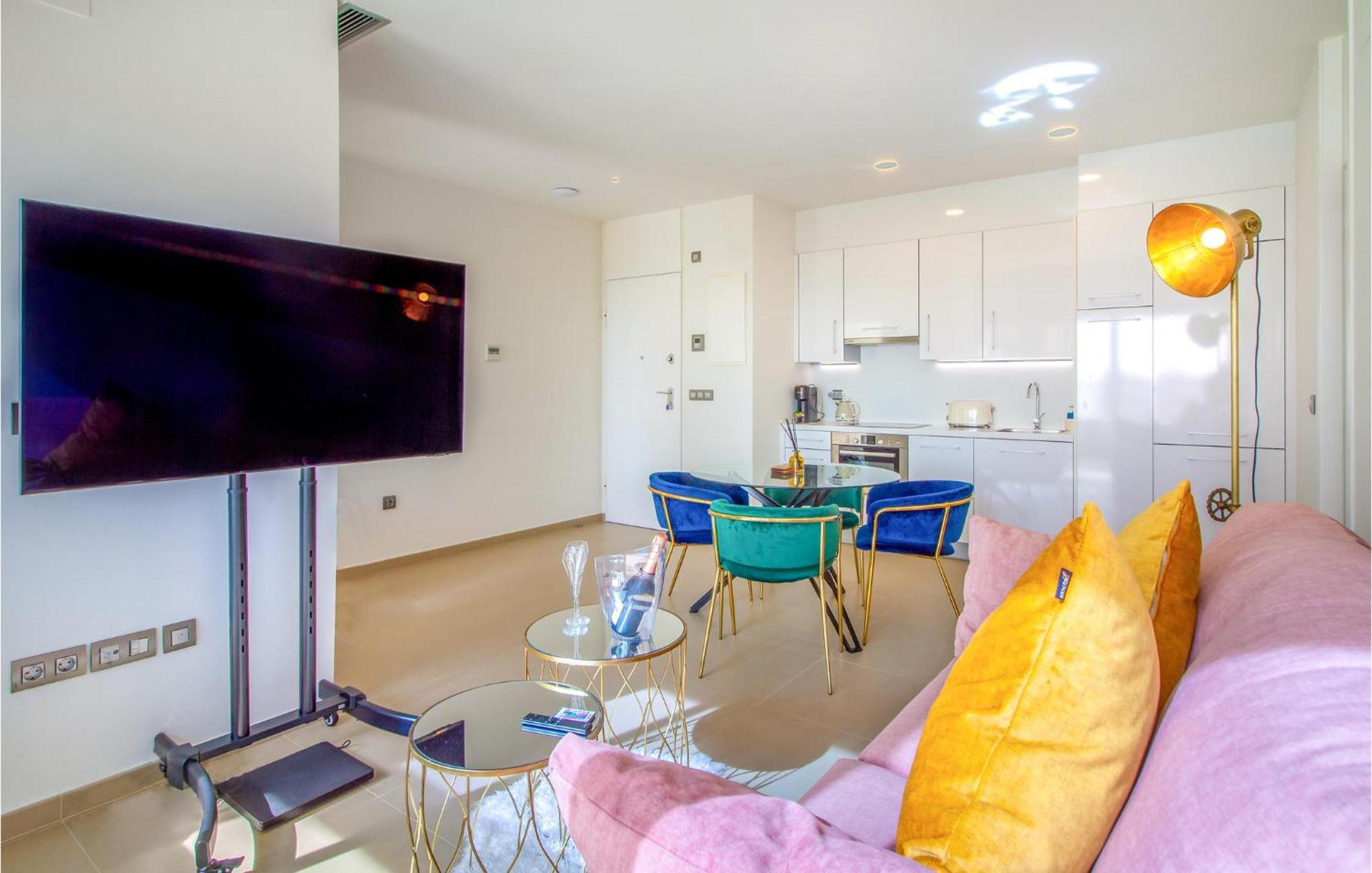 1 Bedroom In Apartment